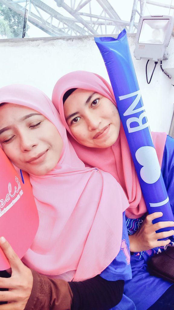 sheisdyana's tweet photo. Jumpa semek ni kat KL masa program #AZALEA2018 #sahabatputeriBN #KualaLumpur https://t.co/BccHrx11Rc