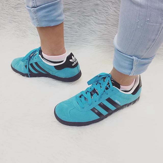 Actualizar recluta pasaporte Plato's Closet on Twitter: "Check out these killer Adidas! Size 6.5 for  only $24! - #platoscloset #platos #platosclosetmurfreesboro #like4like  #likeforlike #riverdalehighschool #blackmanhighschool #motlow #mtsu  #siegelhighschool #oaklandhighschool ...