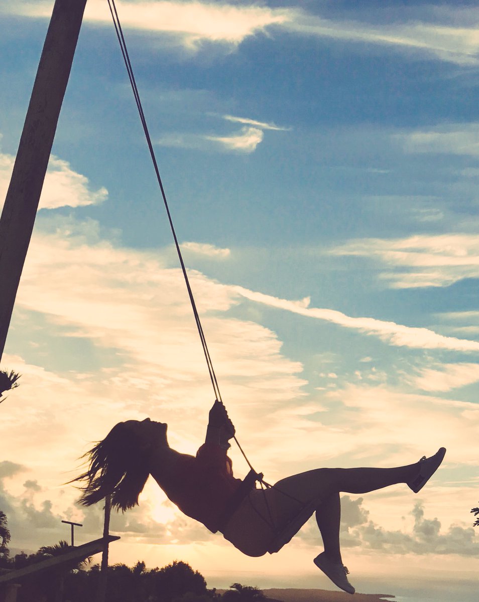 PaolaDuranC's tweet image. "Todo el mundo está tratando de lograr algo grande, sin darse cuenta que la vida está hecha de pequeñas cosas" ~ Frank A. Clark