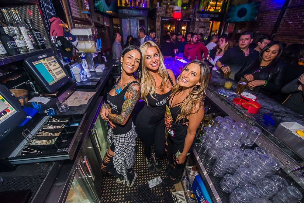 partynakedsd's tweet photo. [TOMORROW] Get ready for the hottest #tacotuesday in the Gaslamp 🌮 #fortytwosdays at @elchingonsd  never disappoints! @JamieStacks_  + DJ D-Lo on the beats!
VIP: 619.395.5618 https://t.co/cmUTeZAjRi