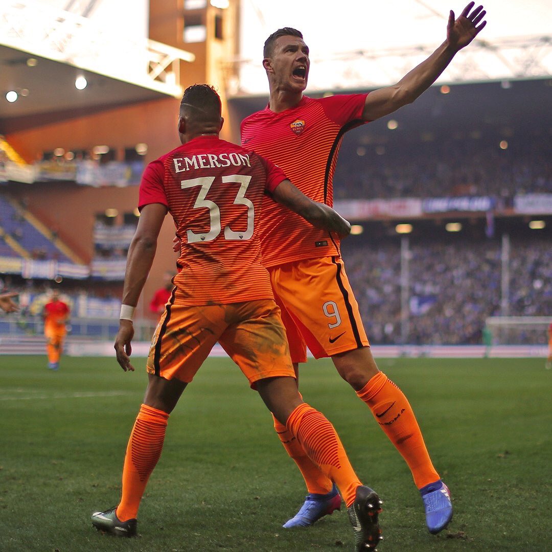 TRNDRfootball's tweet photo. Emerson Palmieri to Chelsea is almost done. https://t.co/WdofWk567g