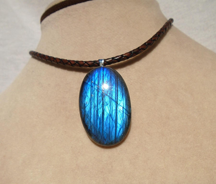 99stratton's tweet image. Excited to share the latest addition to my #etsy shop: Labradorite Pendant With Leather Necklace 22 Inches etsy.me/2DxHV9l #jewelry #necklace #pendants #pendant #labradoritejewelry #labradoritependant #labradoritependants #gemstonependant #gemstonependants