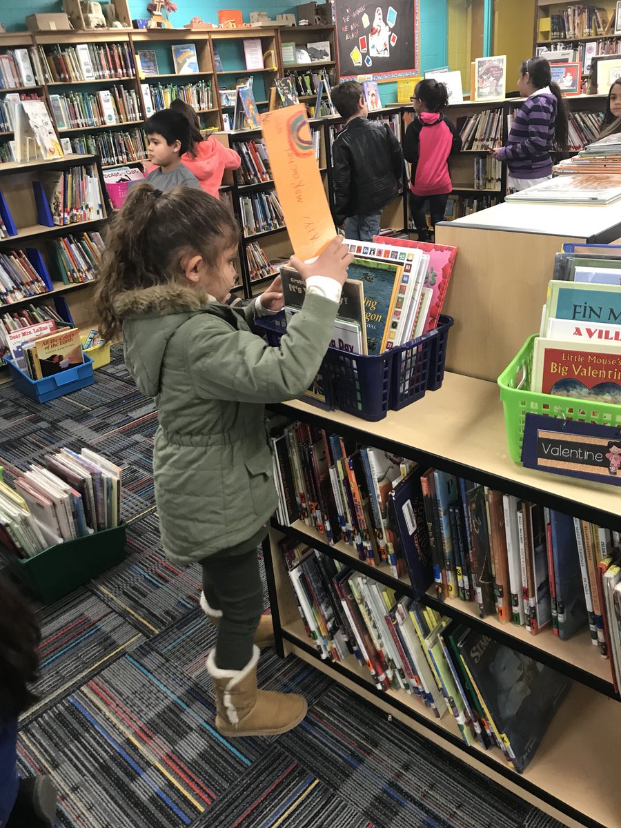APSalvarado's tweet photo. Alvarado believes that everyone in the family should read. We have a community check-out program so that EVERYONE reads!! 
@ABQschools @APSLZ3  #ADayInSchool https://t.co/9AgsbUEbZh