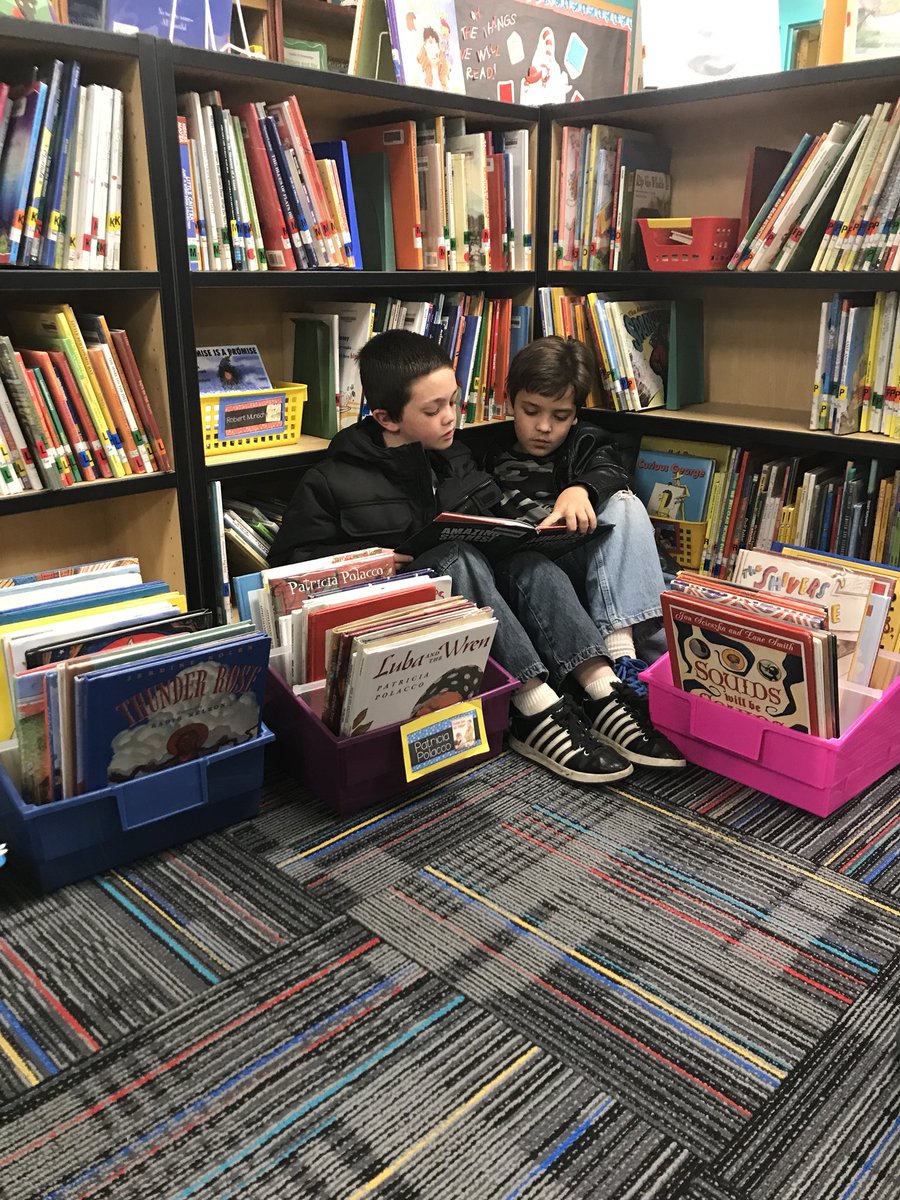 APSalvarado's tweet photo. Alvarado believes that everyone in the family should read. We have a community check-out program so that EVERYONE reads!! 
@ABQschools @APSLZ3  #ADayInSchool https://t.co/9AgsbUEbZh