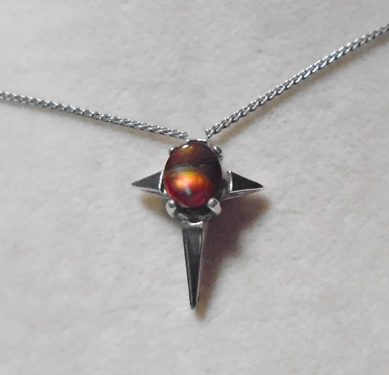 99stratton's tweet image. Excited to share the latest addition to my #etsy shop: Dainty Mexican Fire Agate Cross Pendant with Sterling Silver 1MM Curb Chain 20 Inches etsy.me/2DYJbPr #jewelry #necklace #mexicanfireagate #uniquependants #uniquependant #mexicanfireagates #fireagatependant