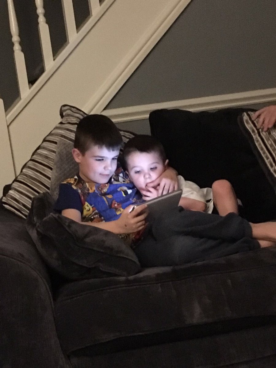 bufferlad1's tweet photo. Finally they have stopped wrestling ๐คผโโ๏ธ each other #mentalkids ๐ https://t.co/lmQnfc7JCq
