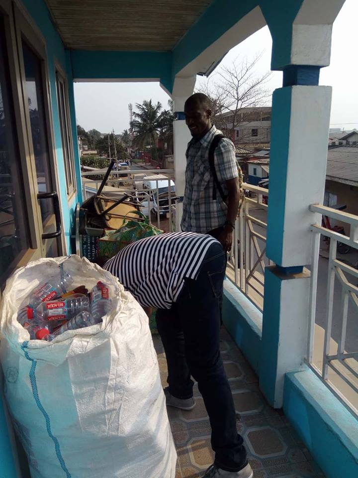 Asaseafrica's tweet photo. Saving #Ghana , saving the #Planet . One Asase. A plastic at a time. #TrapaDrive #Sustainability #recycling #plasticfree  @wanlov @AusAmbGHA @NLinGhana @FutureofGH @UNEP @1776 @USEmbassyGhana @YaleClimateComm @YaleE360 @JoinUNION @NYCSanitation @DWS_RSA https://t.co/CdyUWdcEAp