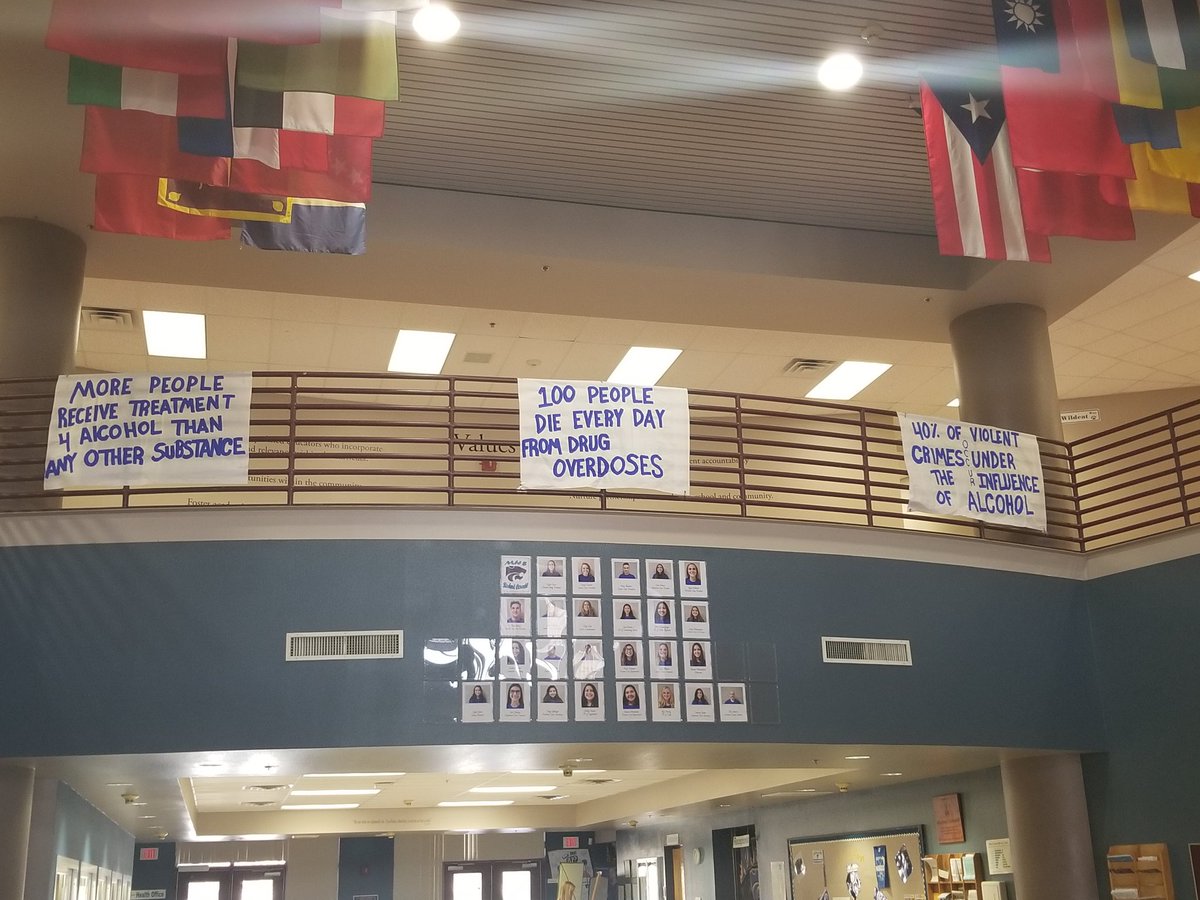 ThatLadyLuna's tweet photo. Sharing valuable information to students at Mesquite High School  #NationalDrugandAlcoholFactsWeek #MesquitesGotSomethingBetter @AZGOYFF https://t.co/PSeOEZMoY1