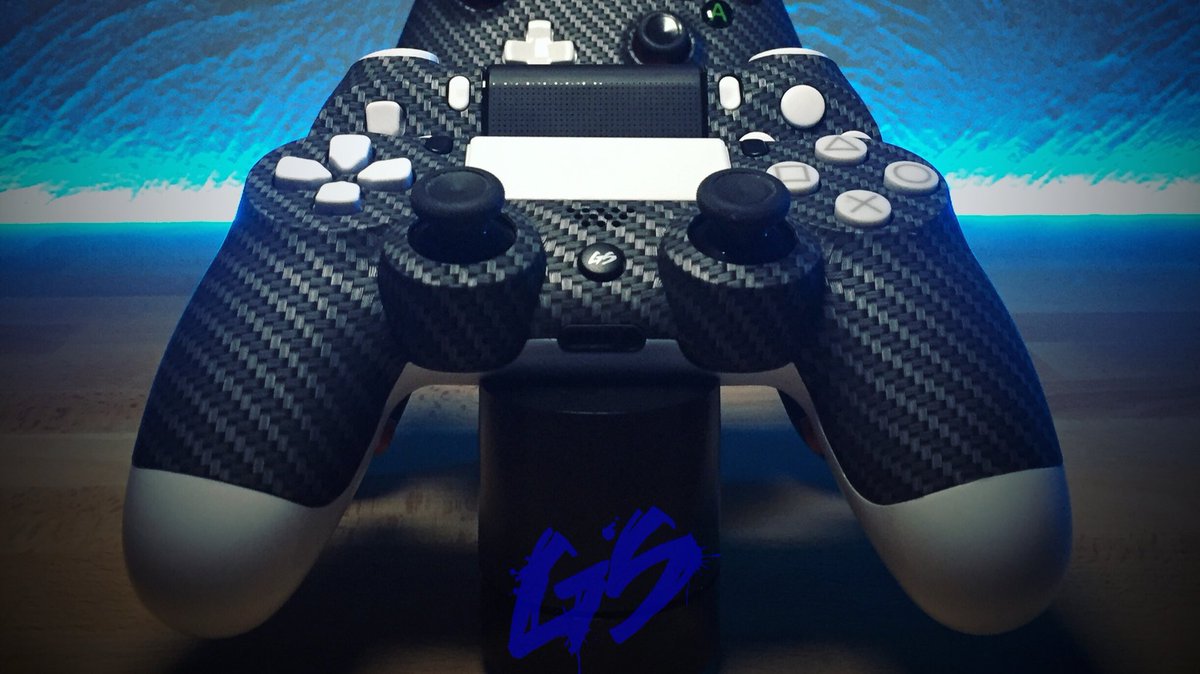 GamestylingNL's tweet photo. Ps4 and Xbox One S Carbon pro controllers with backbuttons! Now special sale! 100$ (shipping not included)!
https://t.co/KB1DV9zy1p https://t.co/TOWxQDNupF