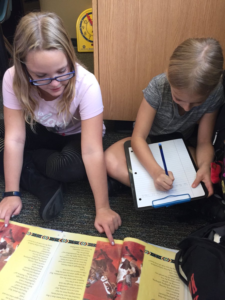 schrader11041's tweet photo. Shrader Elementary School students love literacy week! #literacyweek Florida https://t.co/9qZYz6b4YO