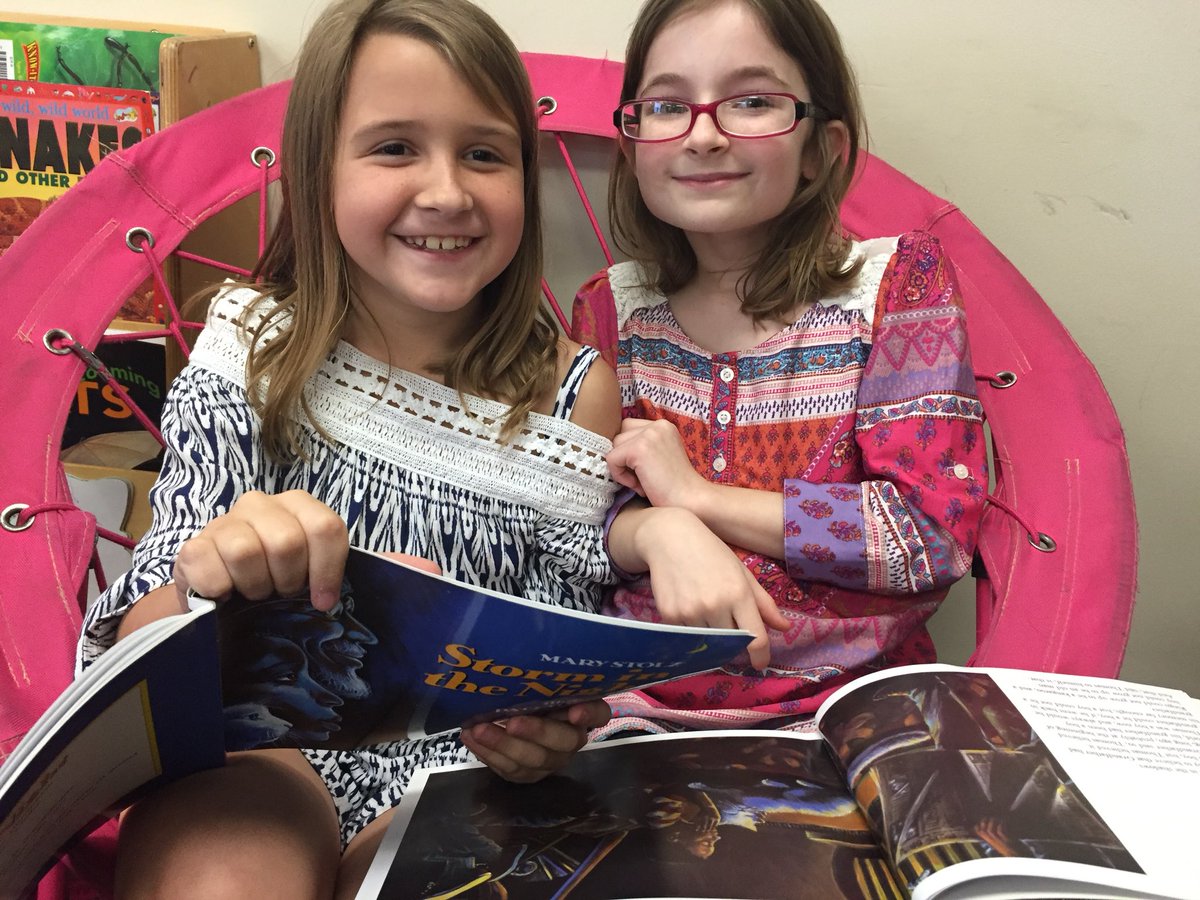 schrader11041's tweet photo. Shrader Elementary School students love literacy week! #literacyweek Florida https://t.co/9qZYz6b4YO