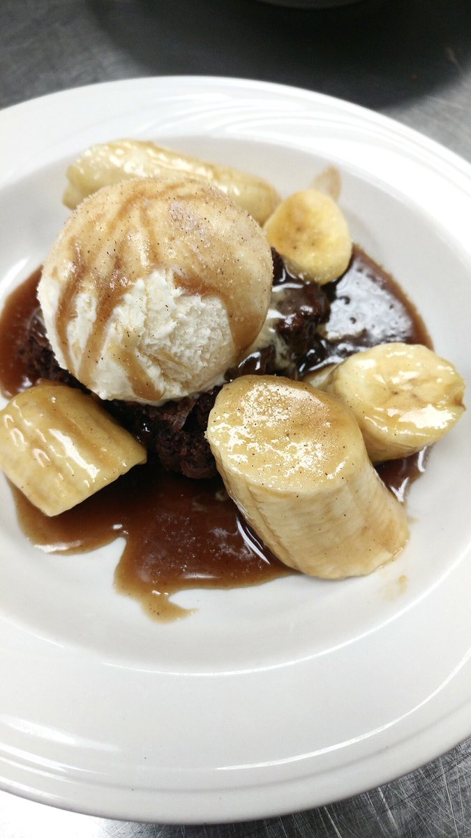 GolfRCClub's tweet photo. Drooling over this bananas foster brownie 🤤 Stop by our club Tues-Sun for delicious treats like this one!🍨 #foodie #rivercrossingclub #dessert https://t.co/sWUKPAmWcQ