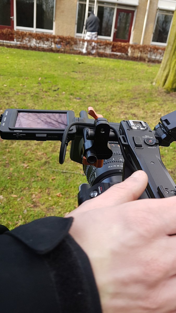 fides_video's tweet photo. Tussen de buien door werken aan een nieuwe productpresentatie #bedrijfsfilm #bedrijfsvideo #sonyFs7 #avbrabant https://t.co/3e69a6sESN