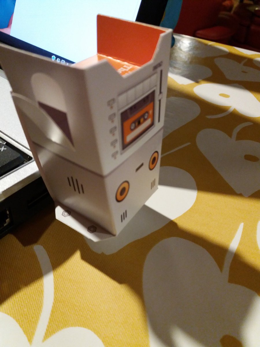 ON4DAK's tweet image. My new #DIY toy :#CraftyRobot @CraftyRobot arrived , fun for the big and small kids in the house