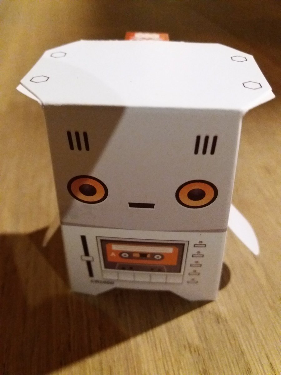 ON4DAK's tweet image. My new #DIY toy :#CraftyRobot @CraftyRobot arrived , fun for the big and small kids in the house
