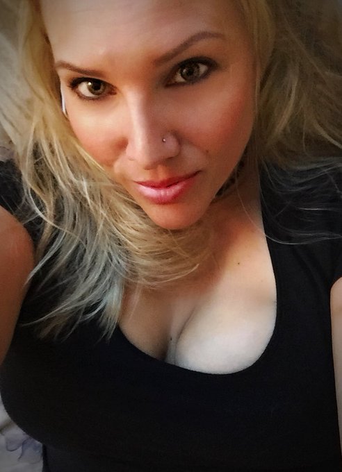 Trying to motivate today. Happy Monday, #JenHeads! 🌱💗 https://t.co/PzaIONe13O<a href="/tag/jenheads"class="tags">#JenHeads</a>