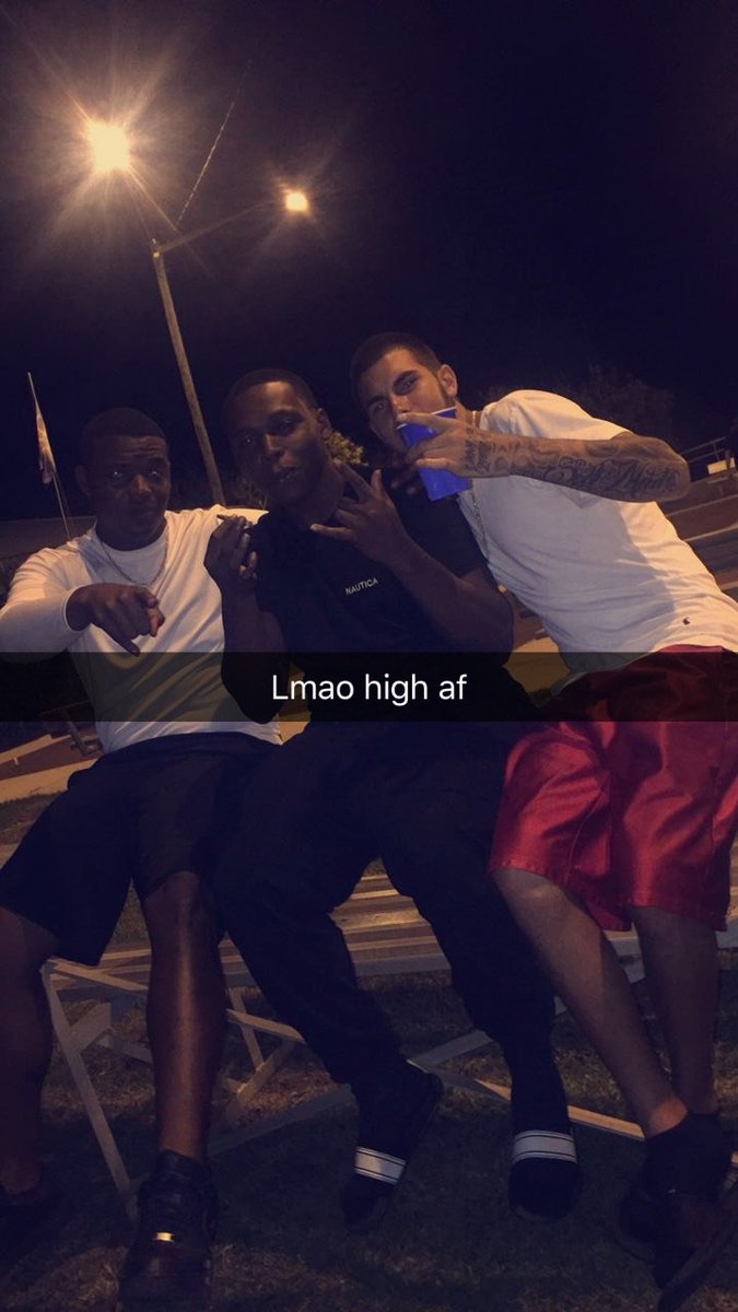 savagechvck's tweet photo. Crackas took the last piece of my heart from me it's just me we all gone be back up soon lil bro you know how it is keep ya head up and. I love you 💯 @BaconDeon https://t.co/OWniDMrSJF