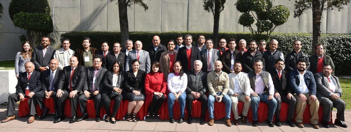 EnriqueOchoaR's tweet photo. En el @PRI_Nacional vamos a respetar y a defender tu voto, de manera pacífica. No permitiremos que @lopezobrador_ llene nuevamente las calles de #México con mítines violentos. | Reunión con representantes del PRI en las entidades federativas ante las autoridades electorales. https://t.co/qsE14bThmo