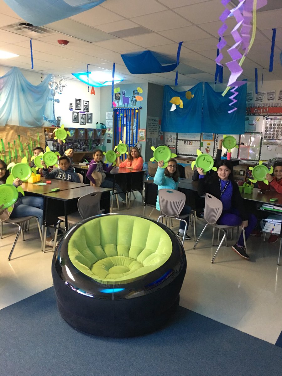 tuckertotsin106's tweet photo. We are doing "Under the Sea" for the next two weeks in Math! ππππ¦π‘π’#squidsquad #llamasdoingwork #llamaslovetoscuba #henriehawks https://t.co/JogStP032s