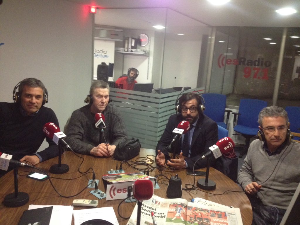 Oleagaenelarea's tweet photo. En el programa de esta tarde nuestros tertulianos examinaron el derbi @RCD_Mallorca & @atleticbalears #PepCrespi #ToniPont @bartolome_salas #Sahuquillo @ParisPerpinya y @espinosa_llamas https://t.co/hFaSZaAxpu