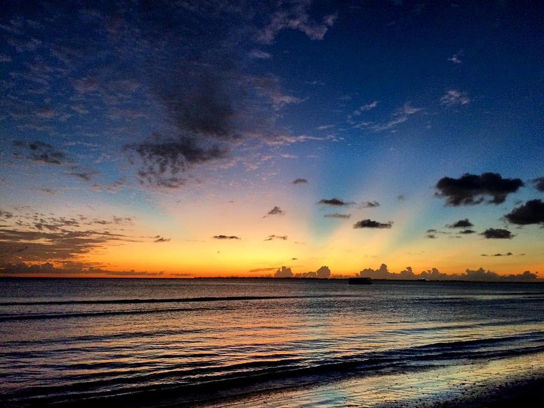BellaseraHotel's tweet photo. The best way to end the day. (Photo via Instagram @sams_how) https://t.co/DdmC0uuc7K