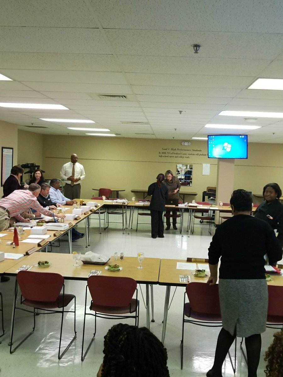 SCS_C_and_I's tweet photo. Our amazing culinary students serving dinner at the Scotland County Board of Education meeting.  Great job Scots!!!  You never cease to make us proud!  #growscots @scotlandschools @thescotlandhigh https://t.co/VOymh7hndl