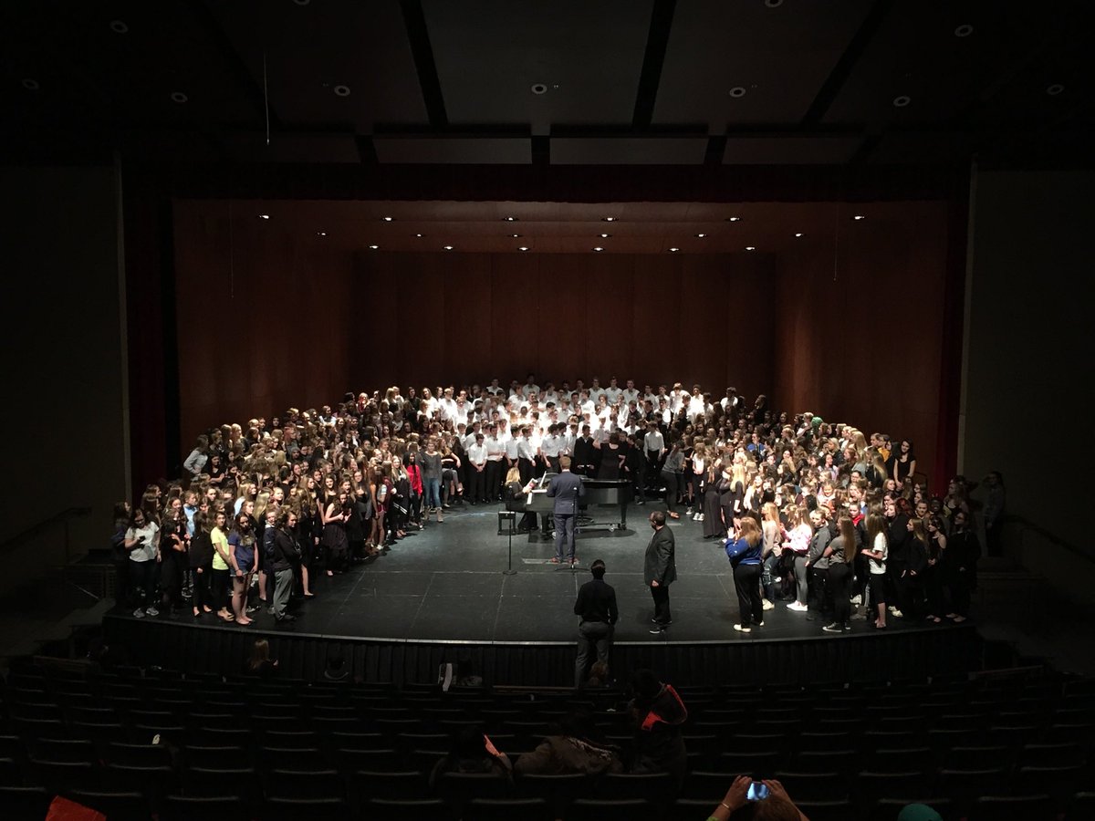 STMA_MS_East's tweet photo. An amazing night of music by our 8-12 grade students and staff!!! #musicmatters. #Stmapride https://t.co/6kSLdHJcxj