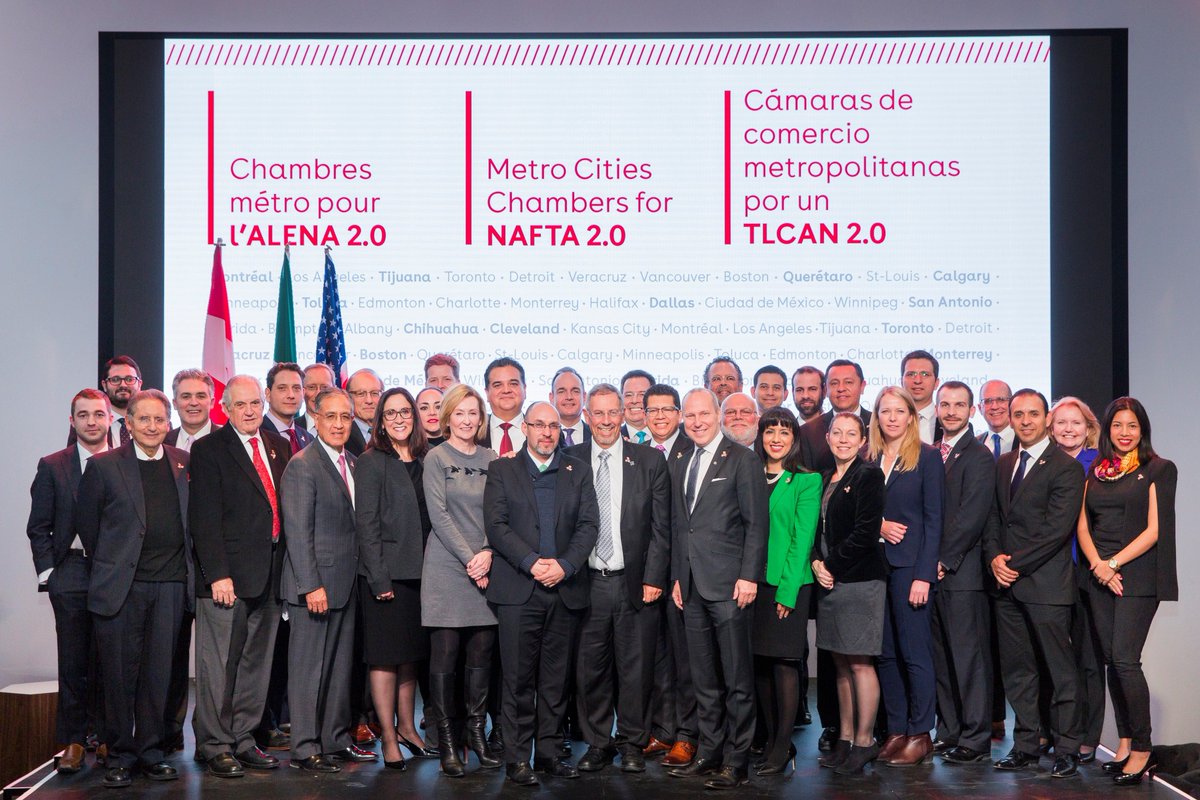 chambremontreal's tweet photo. #ALENA | Signature d'une déclaration commune de 25 chambres de commerce canadiennes, américaines et mexicaines >>https://t.co/VG8DEmCVMC https://t.co/cThX9IzplT