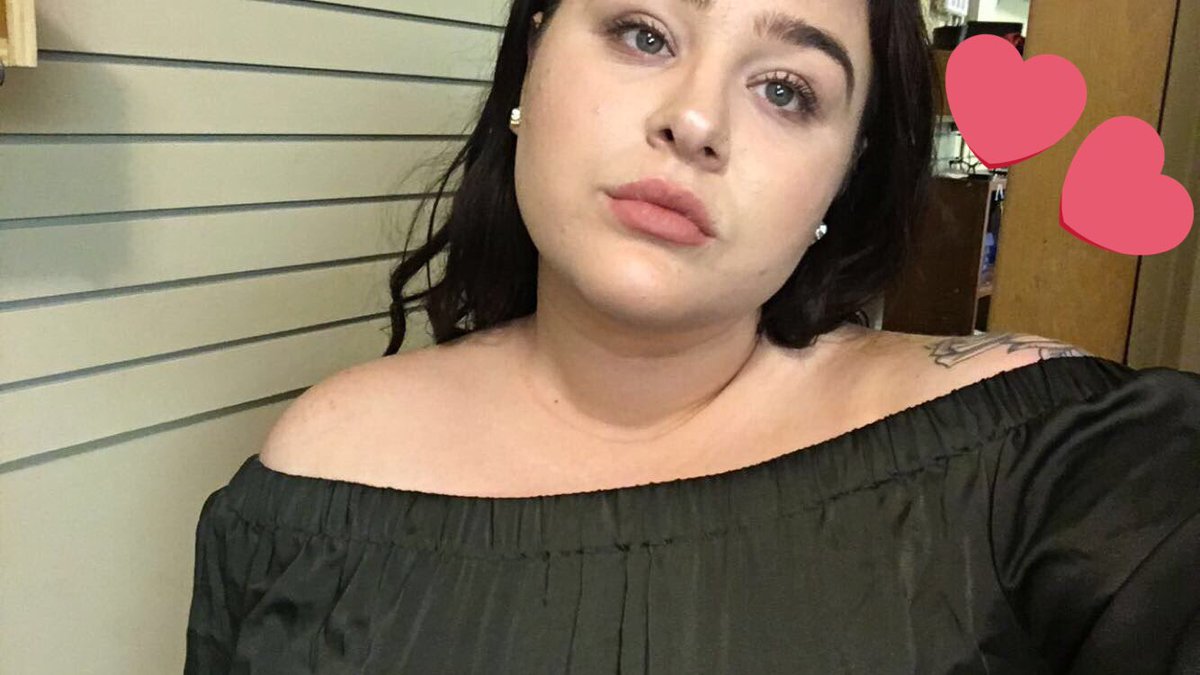 REMORSEDOLAN's tweet photo. Happy T u e s d a y  lovelies ❤️

(Idk why I always look so serious)

@GraysonDolan @EthanDolan 
#TuesdaySelfie #DolanTwinsTuesday https://t.co/zhQYZ17faU