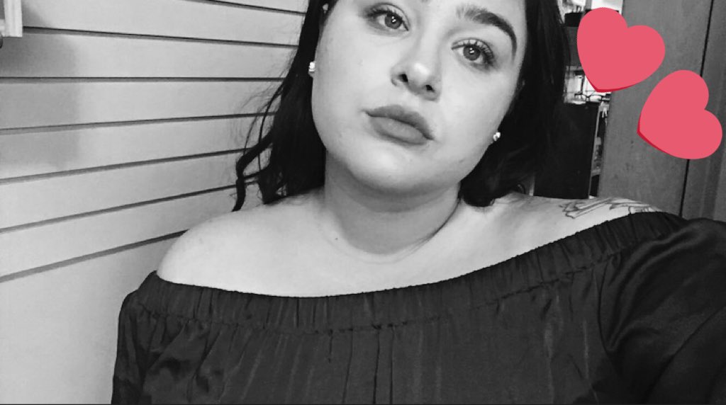 REMORSEDOLAN's tweet photo. Happy T u e s d a y  lovelies ❤️

(Idk why I always look so serious)

@GraysonDolan @EthanDolan 
#TuesdaySelfie #DolanTwinsTuesday https://t.co/zhQYZ17faU
