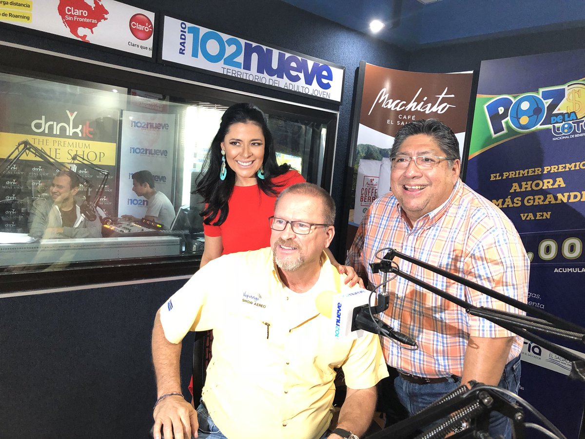 #Vacilando en <a href="/radio102nueve/">102.9 es Astral</a> mientras conversamos sobre <a href="/IlopangoAirShow/">Ilopango Airshow</a> detalles con Eduardo Poma. #Gracias <a href="/VeroGuerrero_/">Verónica Guerrero</a> y <a href="/_RomeoReyes/">Romeo Reyes H.</a> por la invitación #GiradeMedios @ecoagenciasv #RRPP
