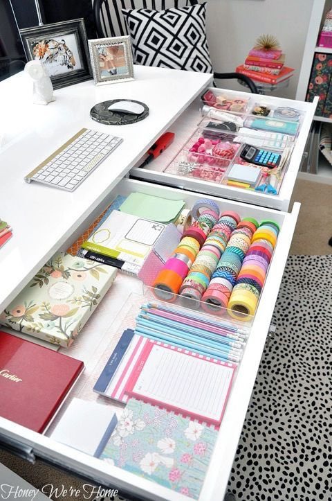 RasputiaDicee's tweet photo. Quiero un escritorio así.! 😍📝💖 https://t.co/qlhcJPpSkC