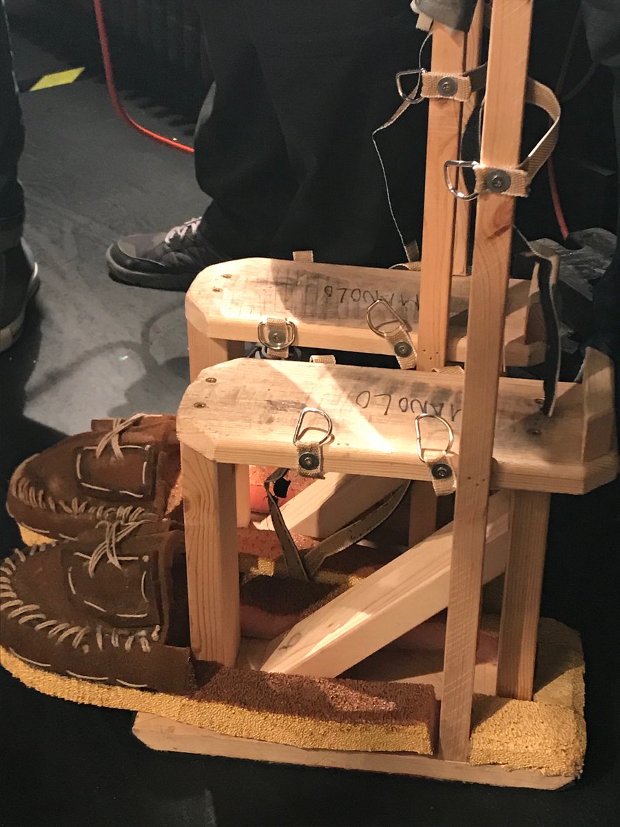 Soco_Lopez's tweet photo. En estos artilugios se ha subido la chirigota de #Sevilla, Los que Miran por encima del Hombro #COAC2018P14 https://t.co/FUiumkurN3