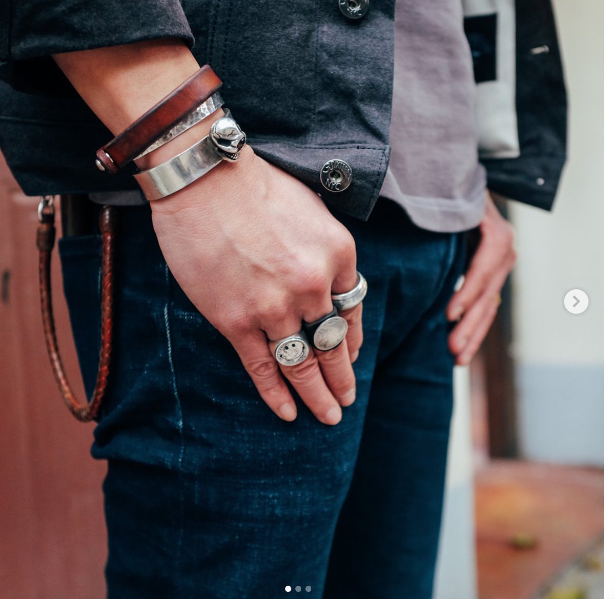 This week's blog post features 3sixteen, a menswear denim company based in Los Angeles. The fashion label specializes on producing styles from their custom denim fabric developed in Japan. blog.hofb.com/uncategorized/…