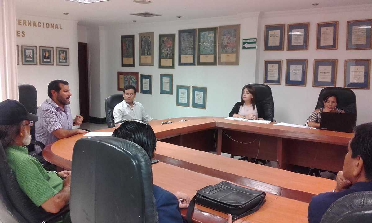 ECUADORolimpico's tweet photo. A esta hora se reúne la Academia Olímpica del COE, con la presencia de su titular Carlos Manzur, para coordinar las actividades previstas para el 2018 https://t.co/CirLIy87UZ