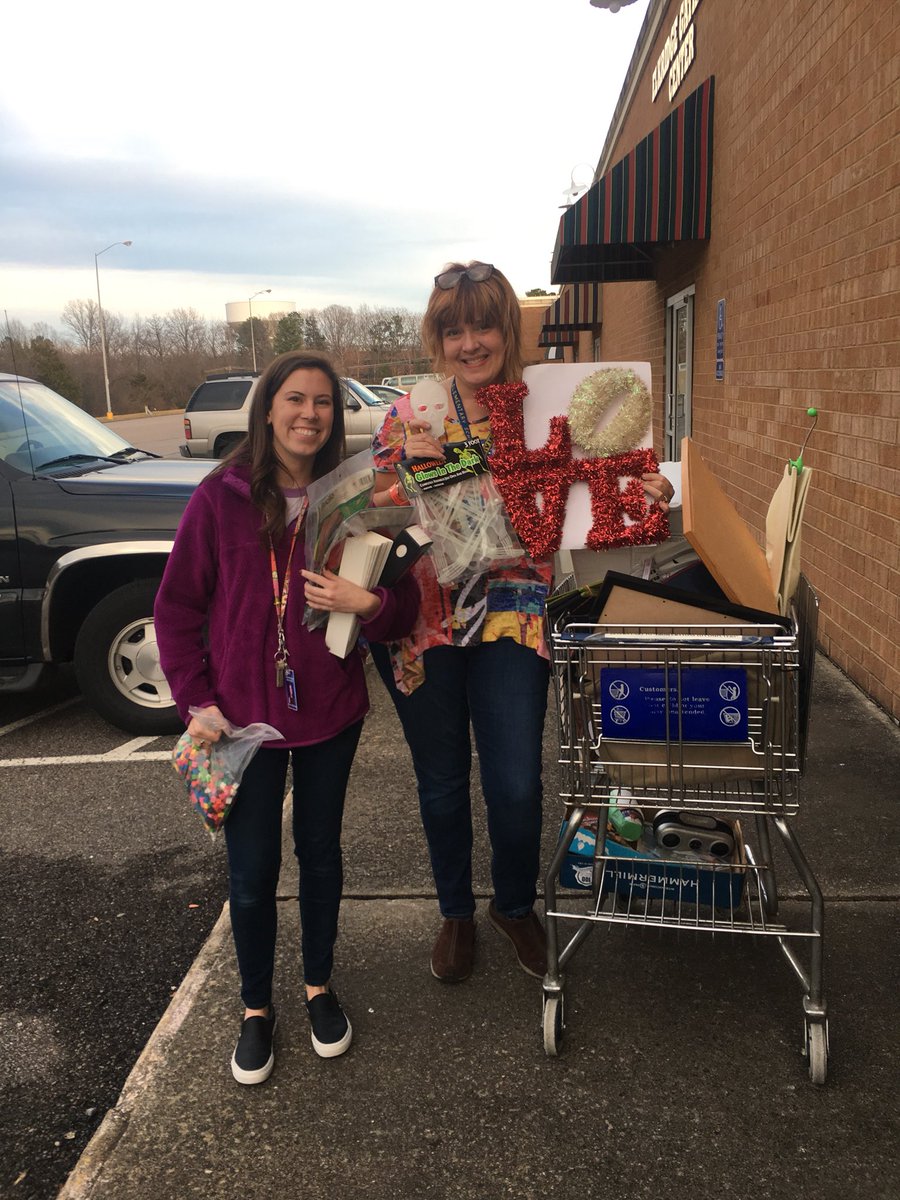 Oh_ArtStudio's tweet photo. Filled a shopping cart at Crayons to Computers!! What a great resource! Hope they find a new home!! @ccpsinfo @DrJamesLane @JBWatkinsES https://t.co/gjTUzrfyVG