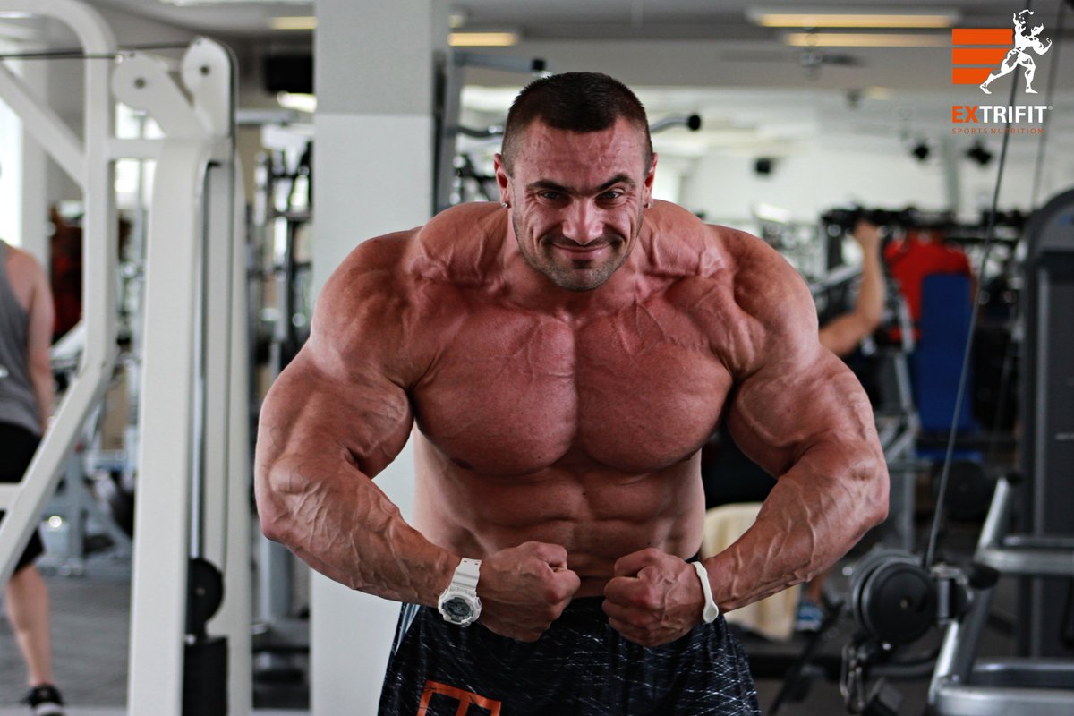 Muscle Lover: Some huge biceps