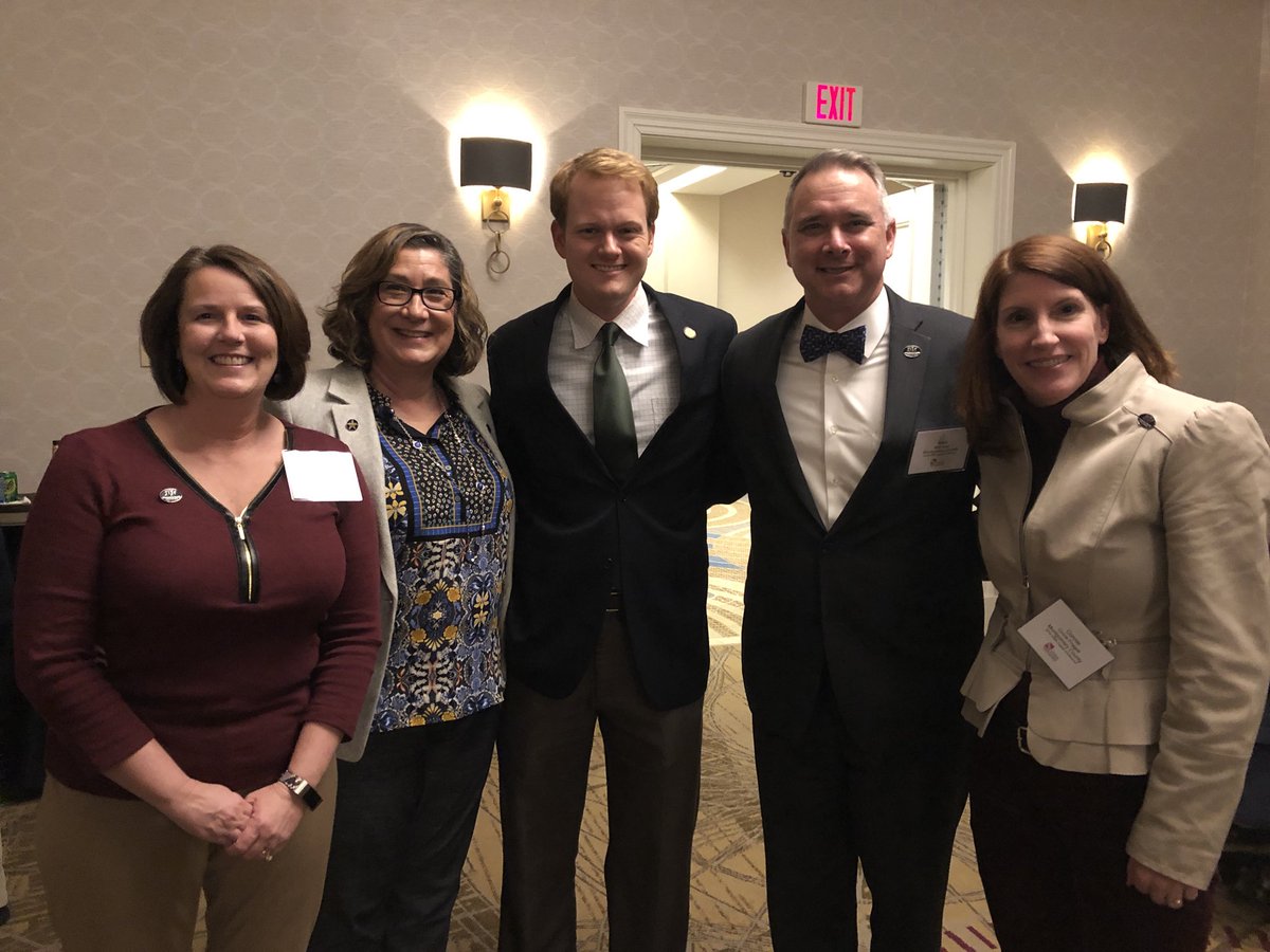 MarkMiear's tweet photo. Great seeing @ChrisHurstVA at the legislative reception in Richmond tonight! https://t.co/KFg5KQ7xgW