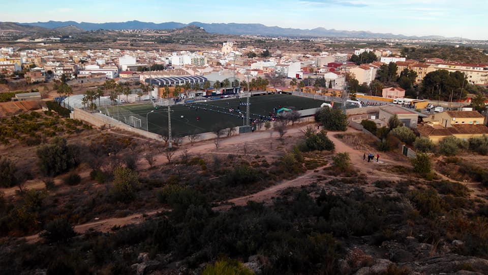 Trail3pics's tweet photo. Día intenso el hoy vivido en el epicentro del Trail running valenciano con el debut de los más pequeños de la casa.
Todo está listo para mañana, solo queda disfrutar de un buen espectáculo de deportividad y montaña en todos los sentidos, que descanséis!!! Salut i muntanya!!! https://t.co/JBhDbLIIUw