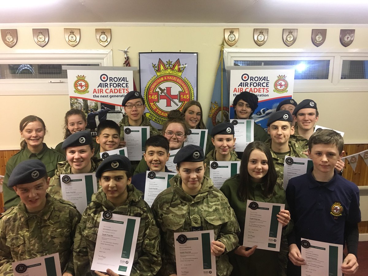 Another Bronze DofE award plus Bronze First Aid badges &amp; certificates tonight. Well done folks!  👍🏻🏅⭐️ #145Teamworkmakesthedreamwork <a href="/gmaircadets/">Greater Manchester Wing - RAF Air Cadets</a> <a href="/ACO_RCNORTH/">RC North - ACO</a> @NorthWestRFCA <a href="/AirCadetsNorth/">North Region - RAF Air Cadets</a>
