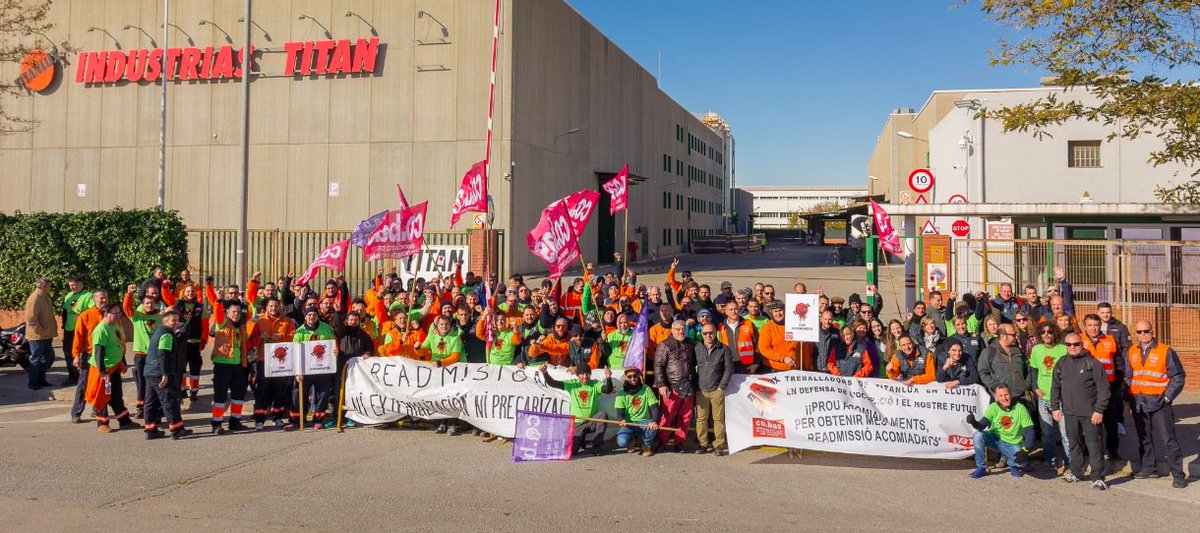 xarxaroja's tweet photo. Sobre la lluita dels treballadors i treballadores de @TrabajTitanlux, una petita entrevista al nostre company Paco García #TitanluxEnLluita #NiUnPasEnrere 
https://t.co/MPgfX6YAFj https://t.co/tezC7M6SqV