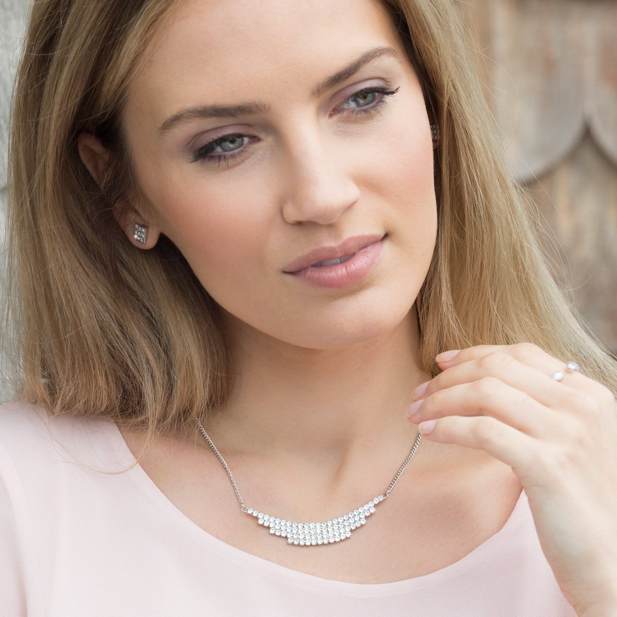 #TouchstoneCrystal by #Swarovski Step Up #Necklace
Crystal; rhodium plating; 16" to 18".
Get it here: sites.touchstonecrystal.com/sites/jany/pro…