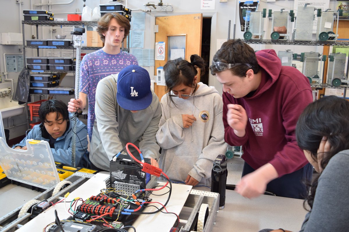 ResedaRobotics's tweet photo. The team is hard at work engineering a brand new robot for the @FIRSTweets FRC 2018 game. Progress is being made and much fun is being had along the way. You can monitor our progress day by day on our website: https://t.co/sTPwW9OajF .
#robots #robotics #FRC #FIRST #FRC2018 https://t.co/9RALxp8p5u