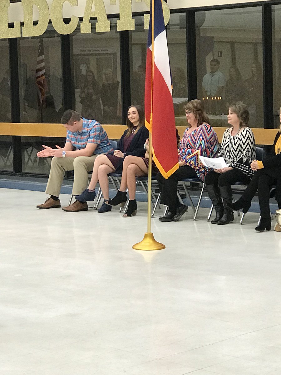 pamelakcarter's tweet photo. NTHS congrats new members #sulsprisd #sulsprhs #sshscte https://t.co/EVNN8ZhEOU