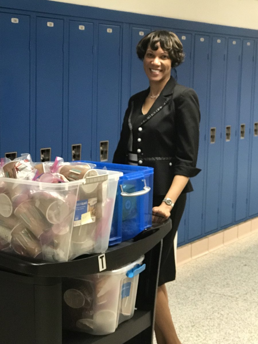 NAHSBCPS's tweet photo. @NAHSBCPS Teachers Thank @Webster_993 for serving us with a smile today! #servicewithasmile #LovedandAppreciated #coolwarmdrink #coolsnack #Warmthforthesoul @kcuellar_BCPS @S_Mustipher @NAHSMagnet https://t.co/KkmzpRSCyO