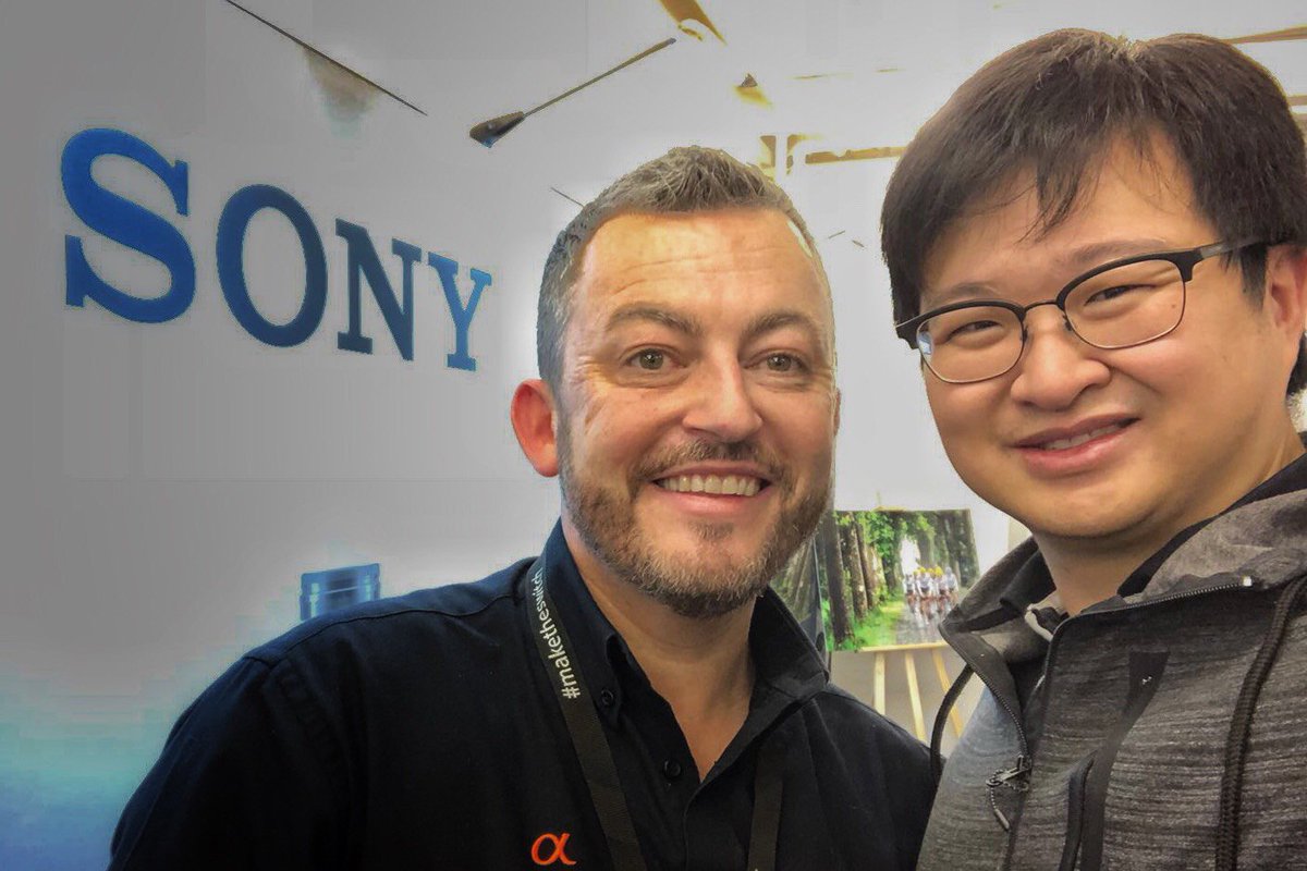 anamorphot's tweet image. Our product specialist Andrew Chan, catching up with Mark Baber at his Sony event at Fixation UK. More reasons to step up our possible E-mount solutions and collabs! Stay tuned ;) @slrmagic @SonyUK #slrmagic #sony