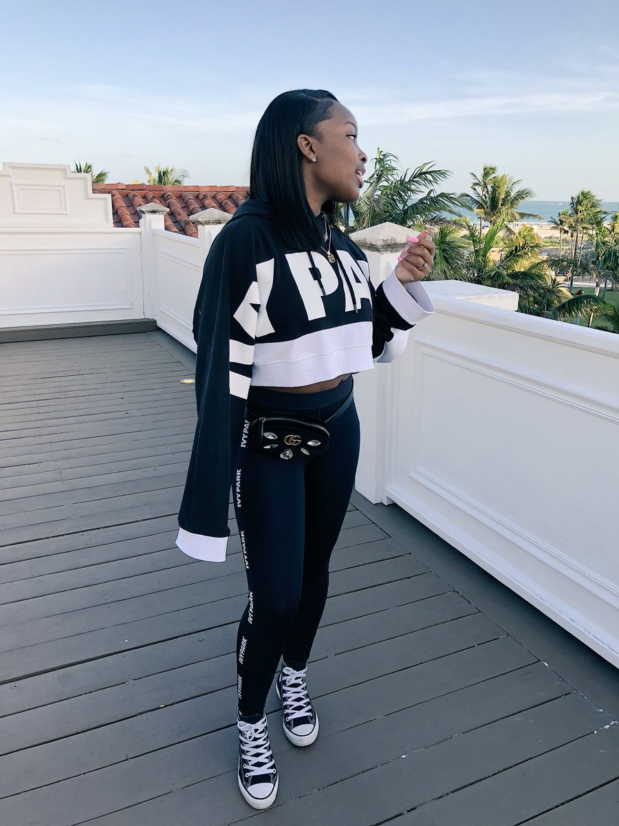 t4ysav_'s tweet photo. 🌴 https://t.co/ajfza9Pglf