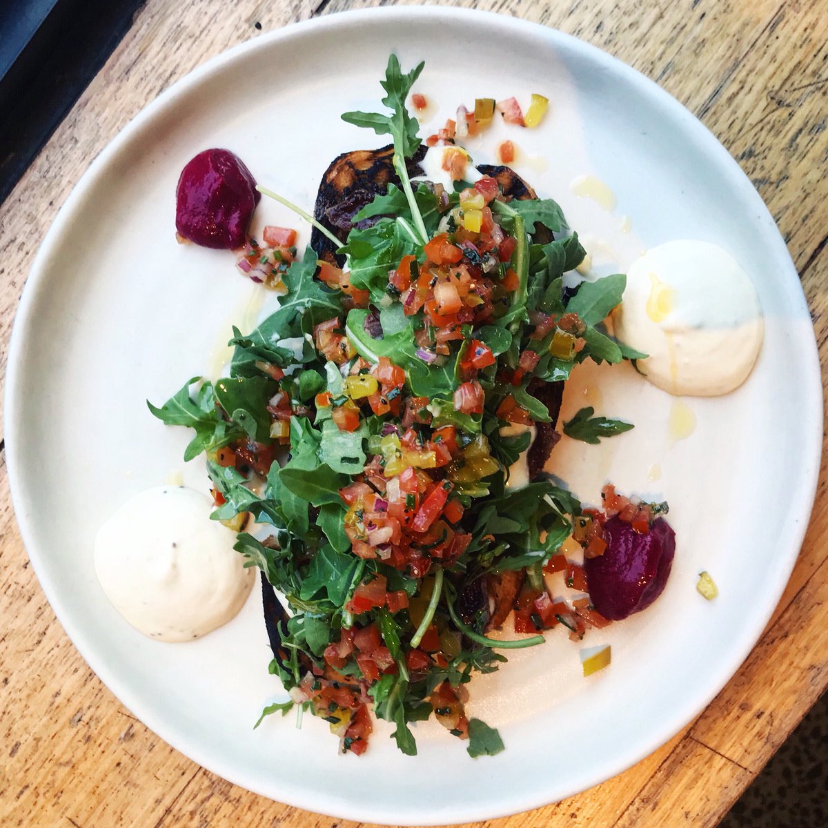💥Open Steak Sandwich💥 w gruyere sauce, rocket, tomato, baby beets + mustard cream 😍