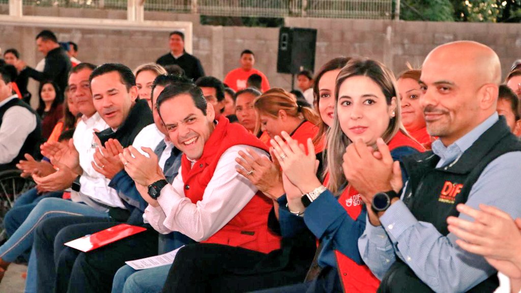MaloroAcosta's tweet photo. Me da mucho gusto y satisfacción ver que más de 500 familias son parte de #EnCausa que ustedes ya hicieron suyo ¡Y por eso ha sido todo un éxito! https://t.co/lHkzLQzbdd