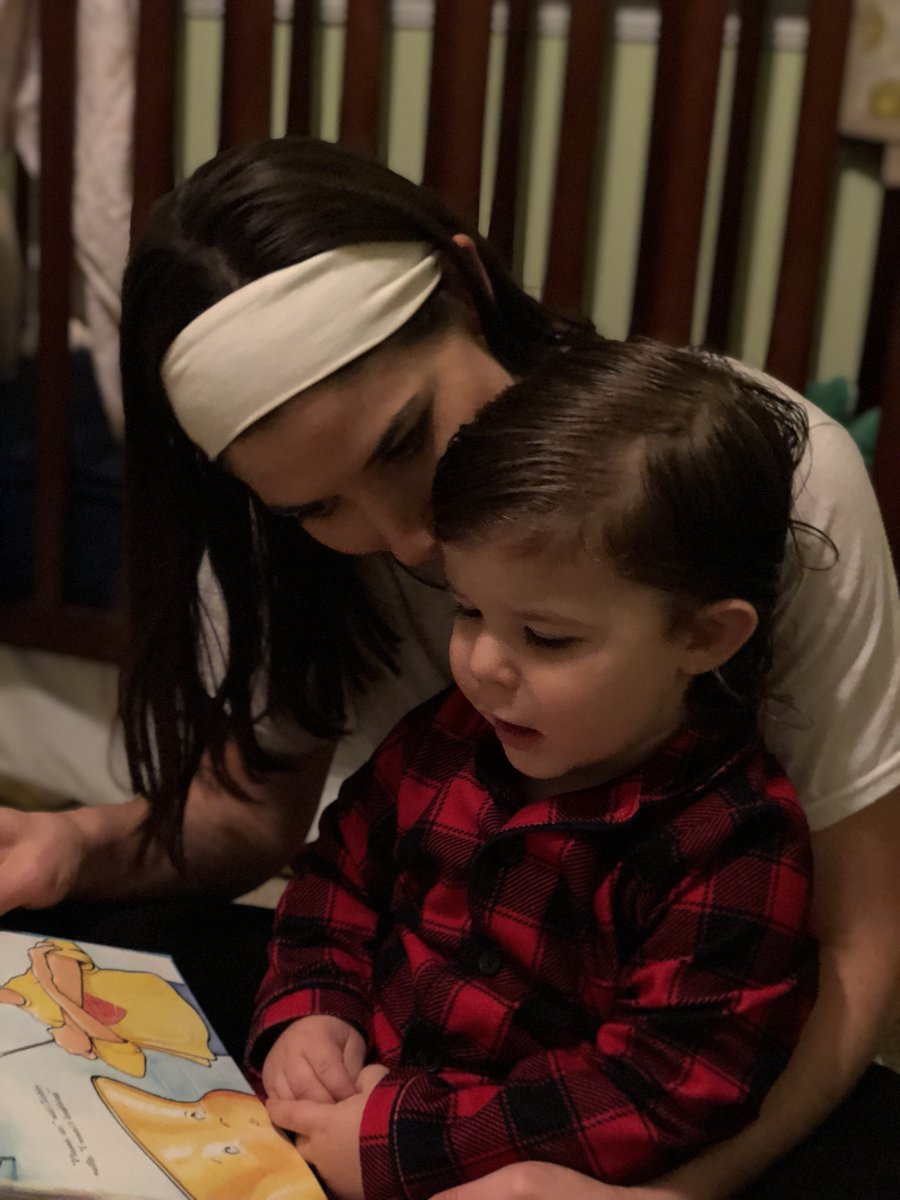 ChadKennington's tweet photo. Bedtime stories! https://t.co/6qssyp3vB8